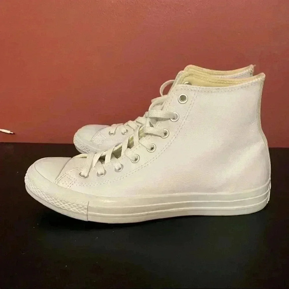 Converse White Chuck Taylor All Star Unisex Trainers - Picture 1 of 9